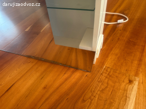 Darují skříň do koupelny