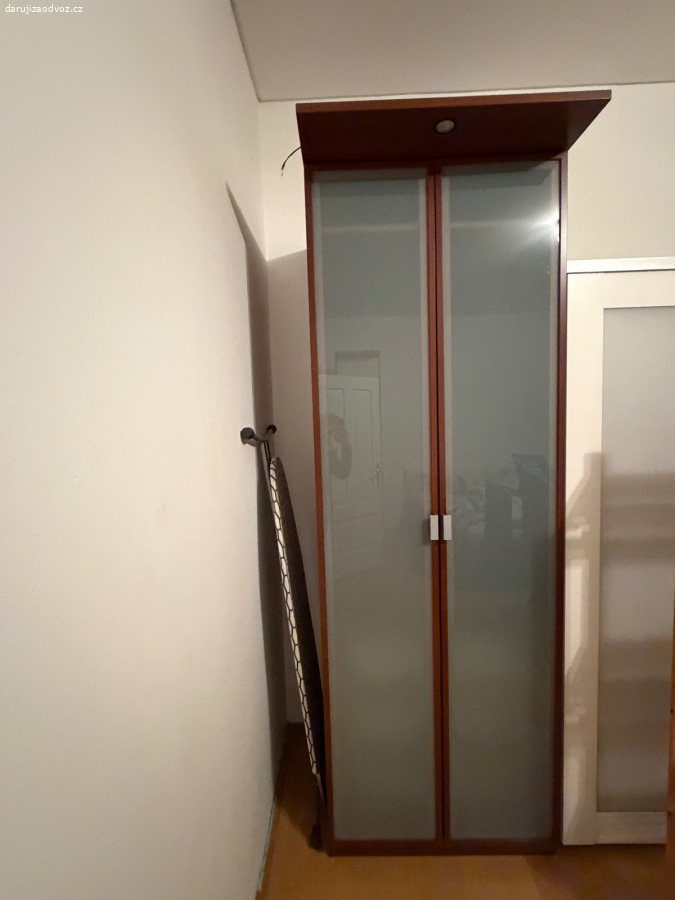 Daruji skříně za odvoz