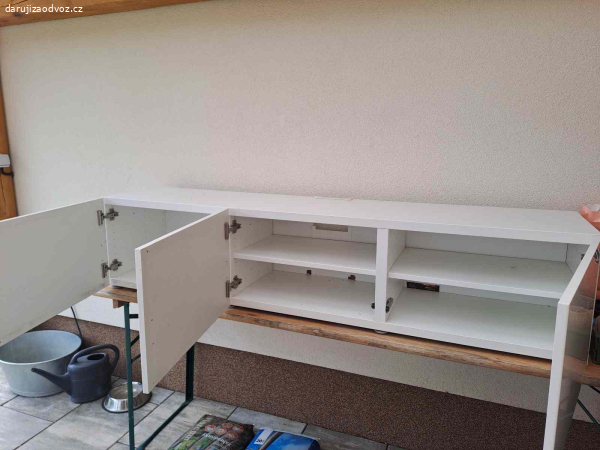 Daruji skříňku pod televizi