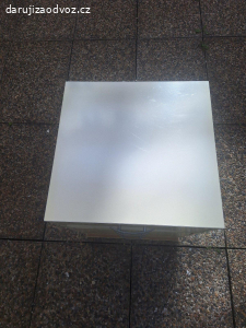 Daruji skříňku se 3 šuplíky