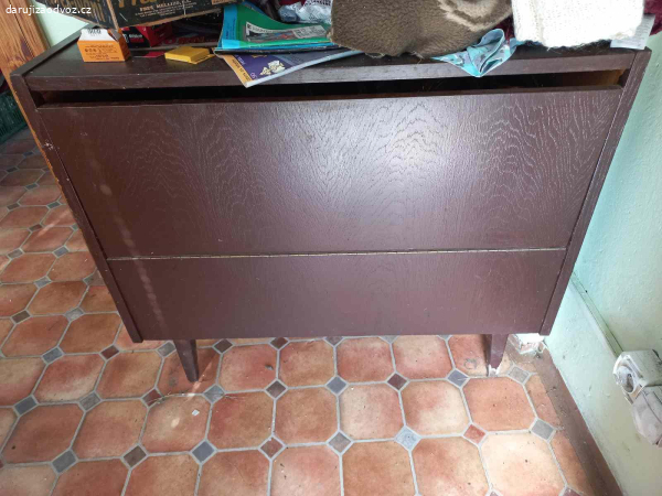 Daruji starý botník