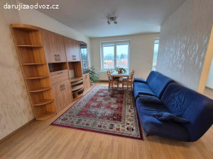 Daruji sténu a sedačku