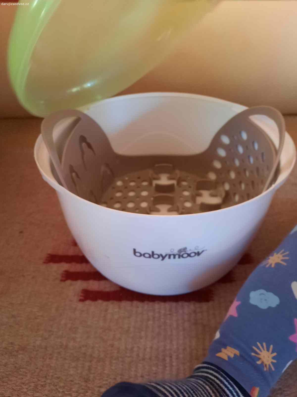Daruji sterilovačku na kojenecké láhve. Daruji sterilovačku na kojenecké láhve do mikrovlnné trouby viz foto. Osobní odběr Lysá nad Labem nebo zaslání možné Zásilkovnou.