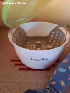Daruji sterilovačku na kojenecké láhve
