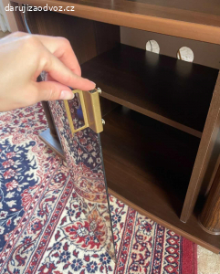 Daruji stolek po tv.