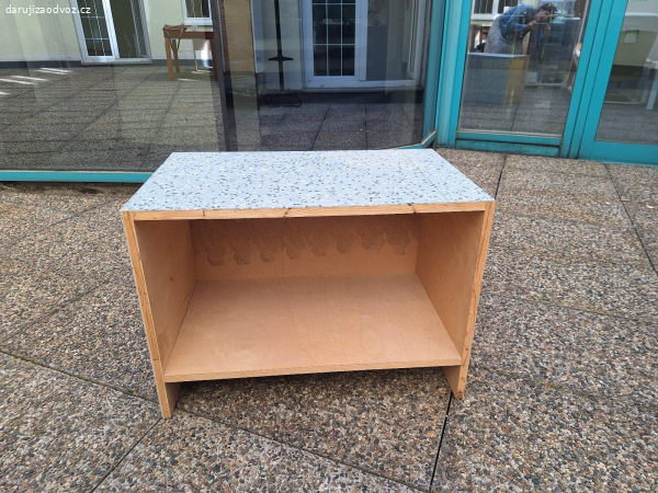 Daruji stolek/polici