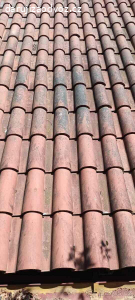 Daruji střešní pálené tašky