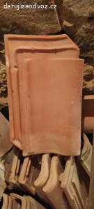 Daruji střešní pálené tašky