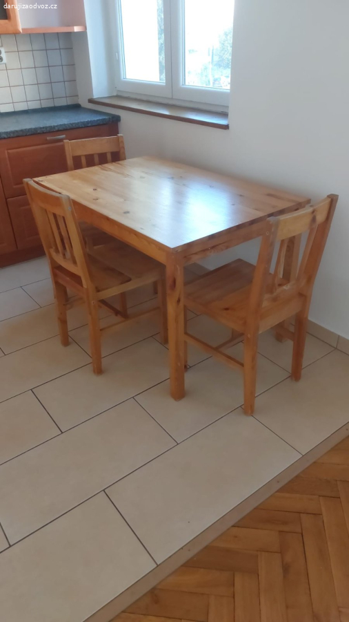 Daruji stůl a 3 židle