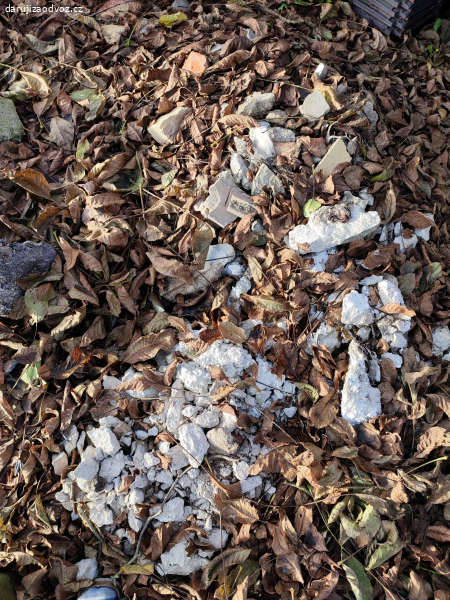 Daruji suť a staré tašky