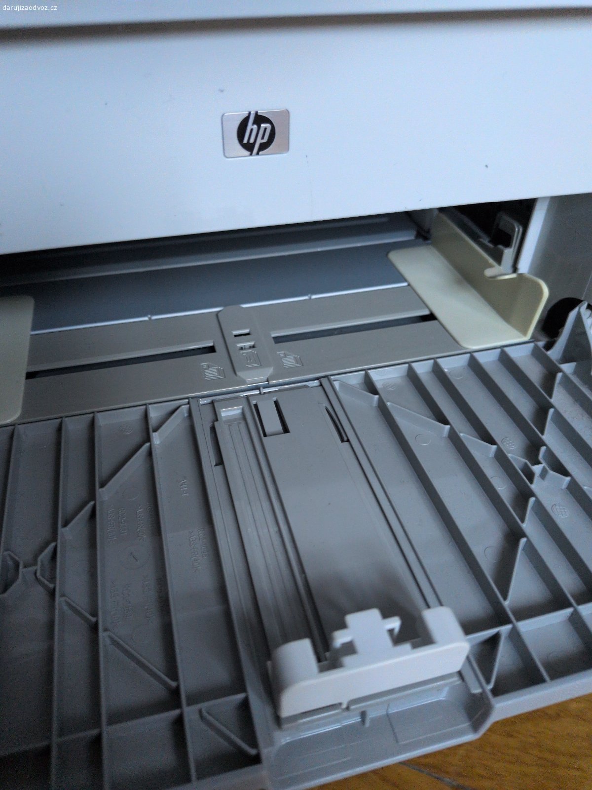 Daruji tiskárnu HP LaserJet P1102. Daruji za odvoz plně funkční černobílou laserovou tiskárnu + 1 náhradní toner. Připojení k počítači pouze přes USB.
