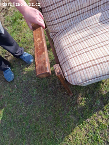 daruji trojsedačku  a křeslo