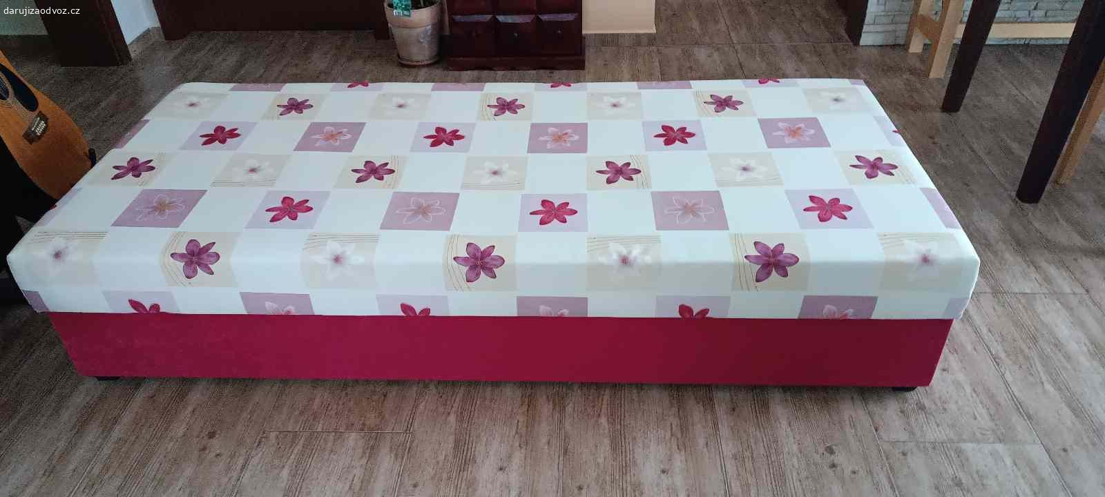 Darují válendu. Daruji málo používanou válendu 195 x 85 cm