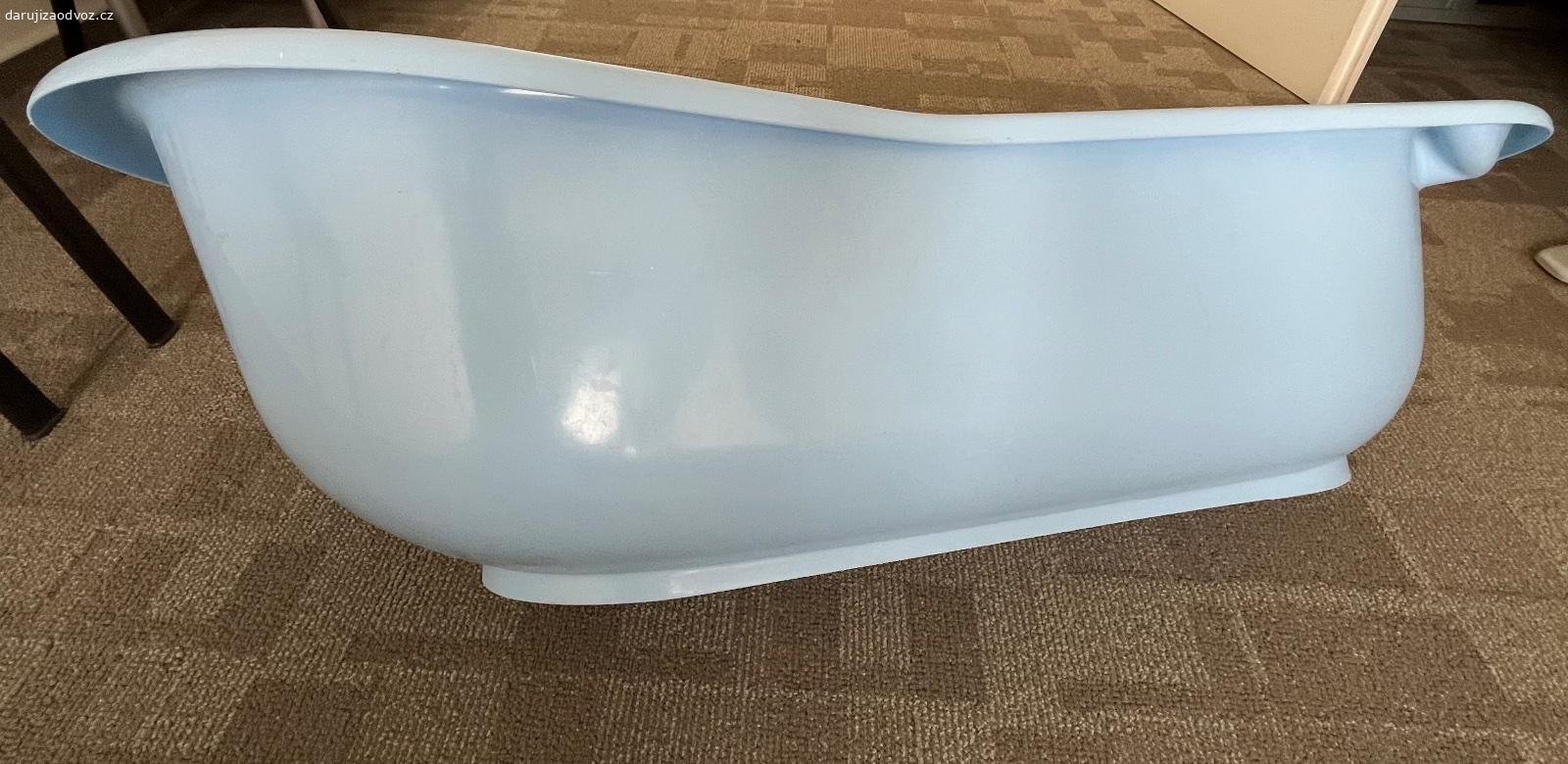 Daruji vanicku. Daruji vanicku detskou Je pomerne velka.funkcni, neposkozena. Délka 99cm, výška 30cm.
K vyzvednuto po-pa 9-16 hod P4Michle