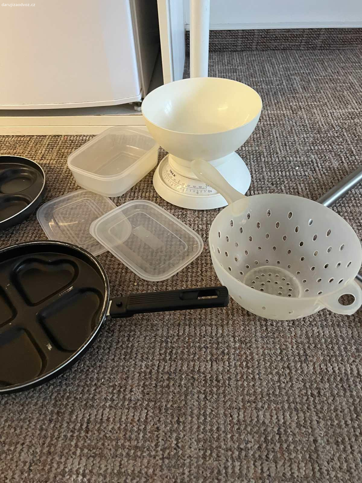 Daruji věci do kuchyně. Daruji za odvoz vše co je na fotu,věci do kuchyně.
Předání Praha 6 řepy.
Neděle 14.12. Od 24h