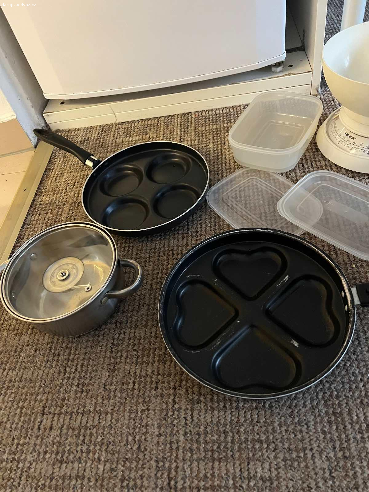 Daruji věci do kuchyně. Daruji za odvoz vše co je na fotu,věci do kuchyně.
Předání Praha 6 řepy.
Neděle 14.12. Od 24h