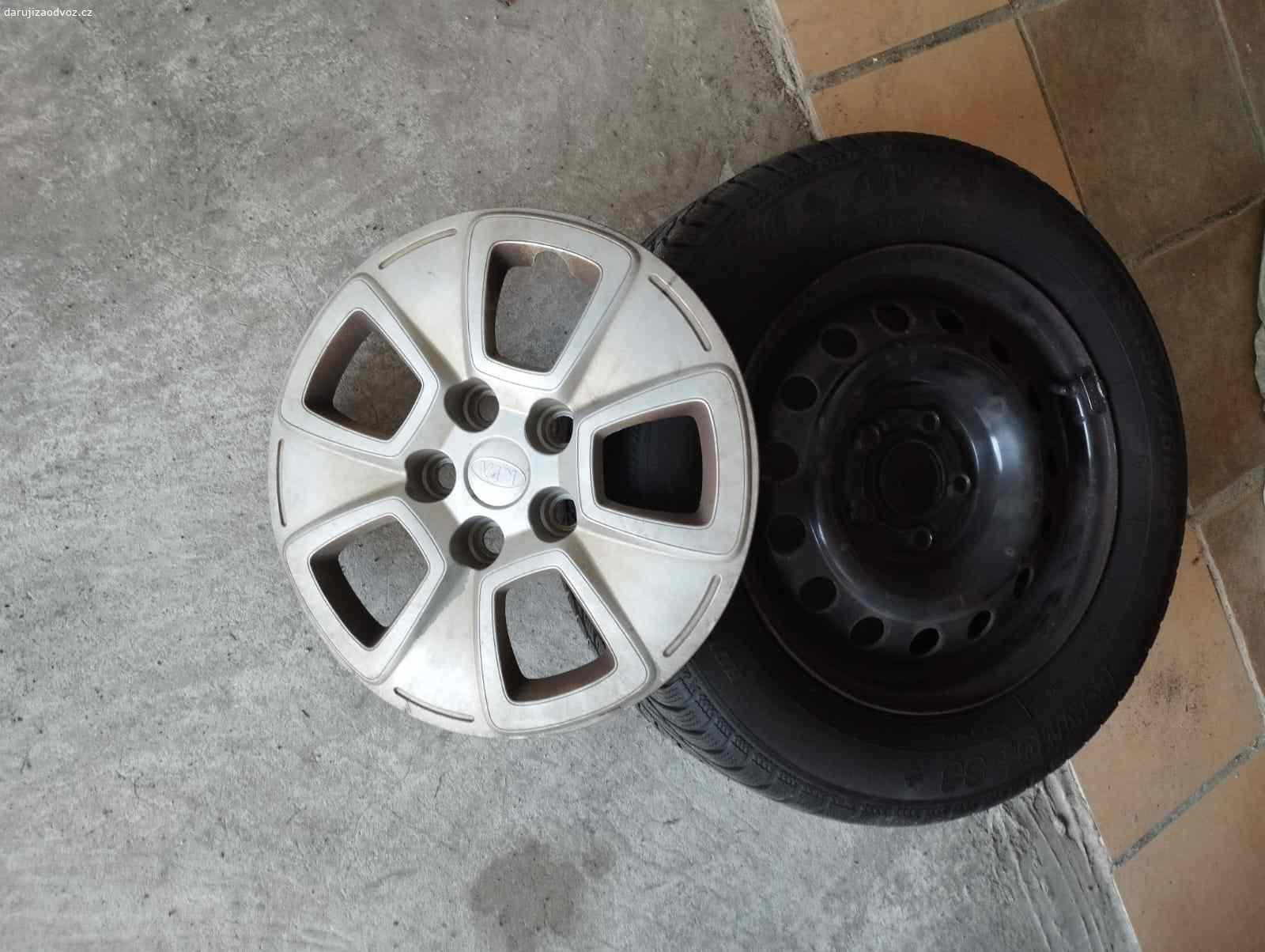 Daruji vyměním za kvalitní práci prášek velký teku. Pneumatiky na discích 195 65 R 15 , 4 ks plus poklice, původně byly na kia Soul