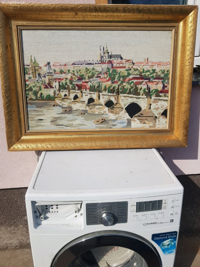 Daruji vyšívaný obraz Karlova mostu