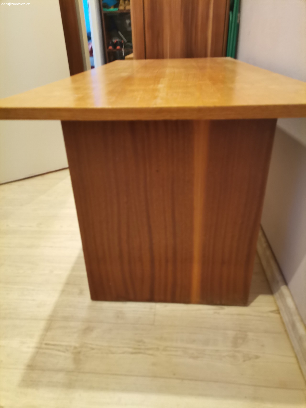 Konferenční stolek. za 1 kg kávy vyměním konferenční stolek (viz) foto
D -120 - Š - 55 - V - 53