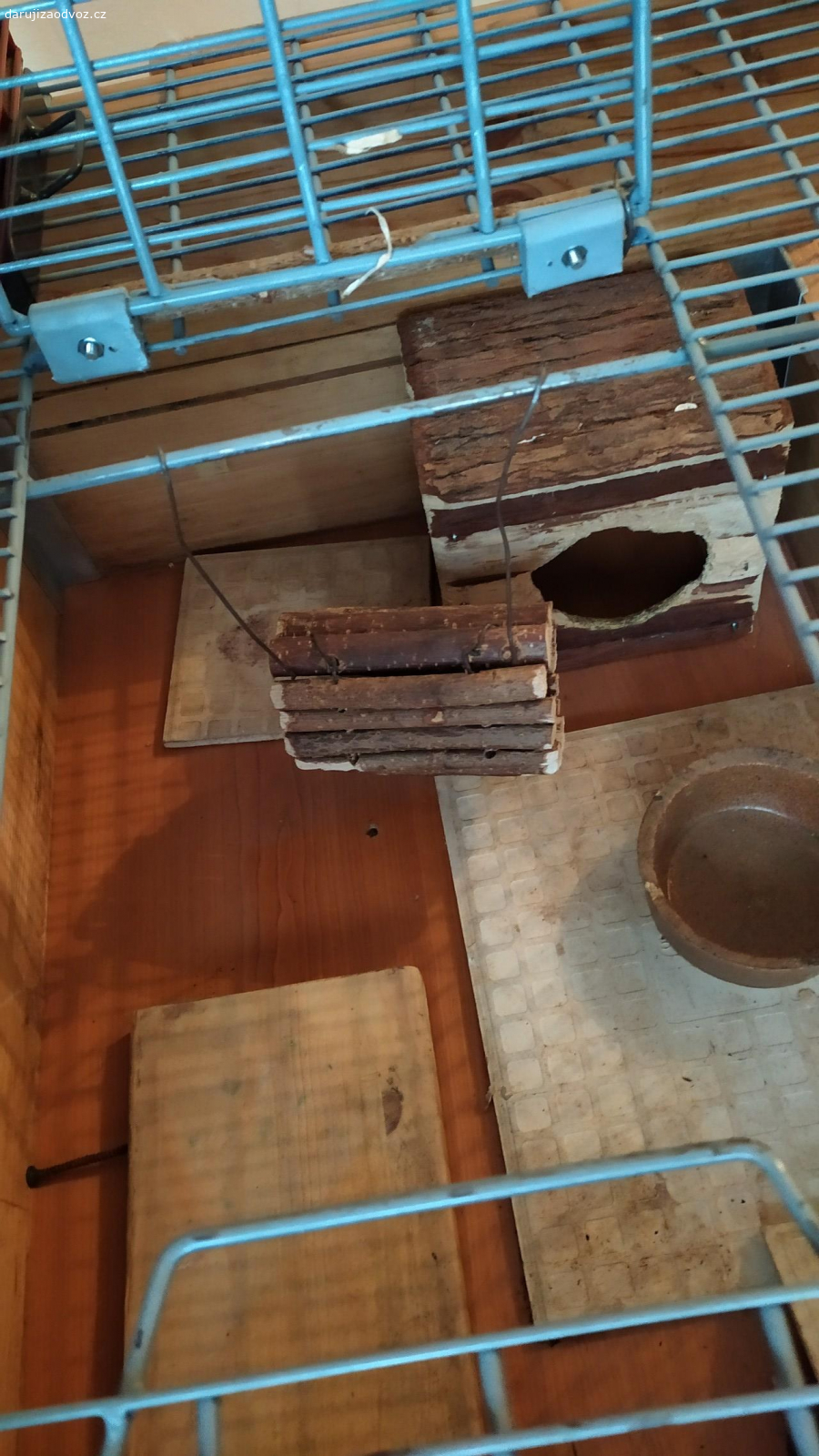 Vyměním za instantní  jihlavanku. sestavu pro pískomily nebo křečky klec plus skříňka