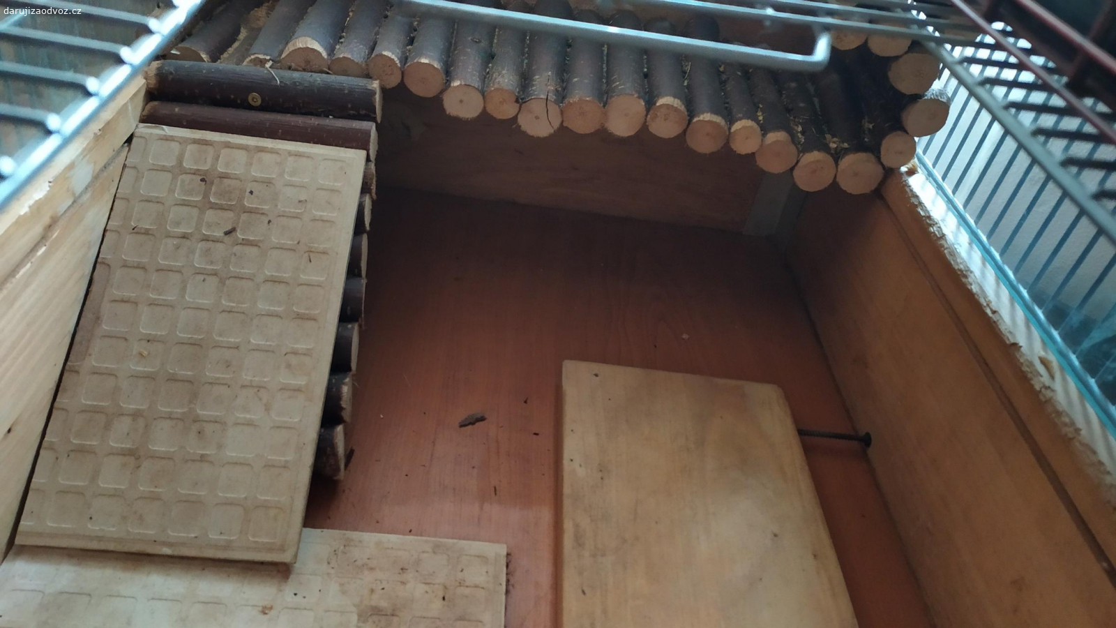 Vyměním za instantní  jihlavanku. sestavu pro pískomily nebo křečky klec plus skříňka