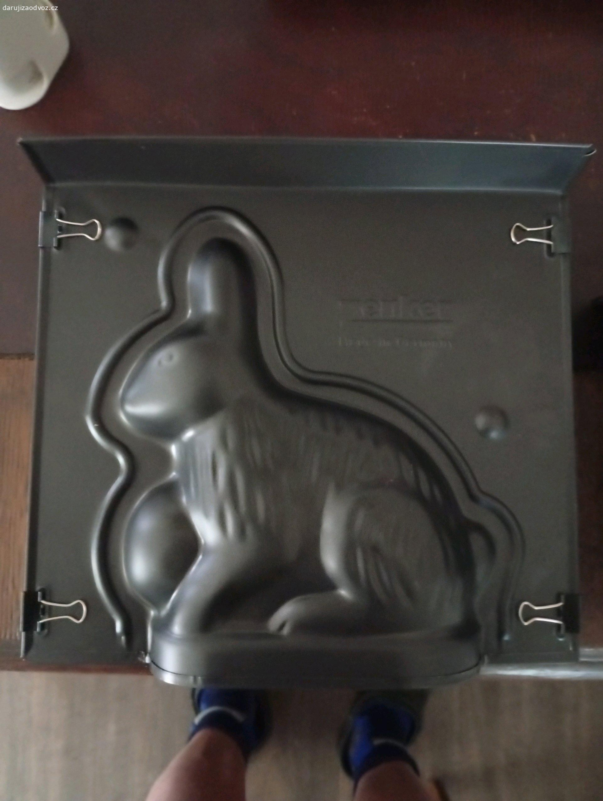 Daruji za odvoz - 2x forma na pečení. beránek a zajíček - formy na pečení. jednou použité. pouze osobní převzetí.