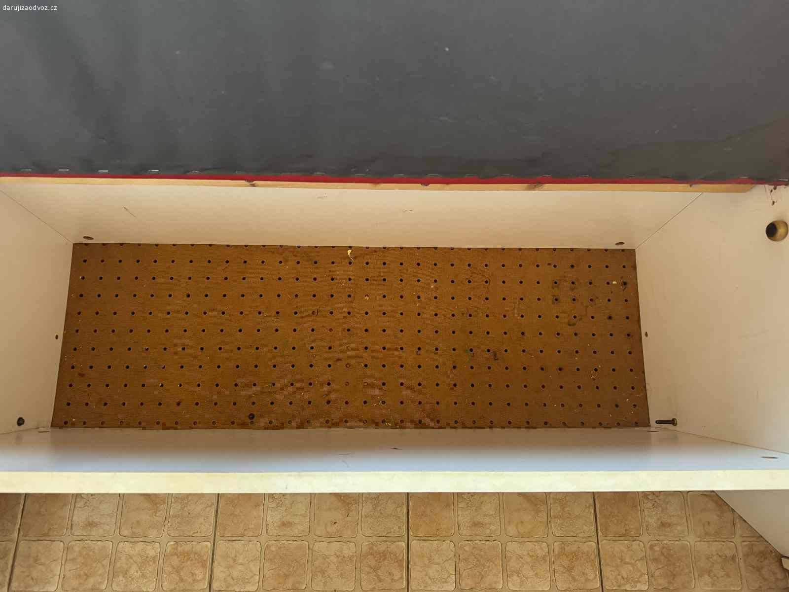 Daruji za odvoz jídelní lavici. Jídelní lavice s úložným prostorem - tvar U - 220 x 180 cm - koženka v jednom místě poškozená