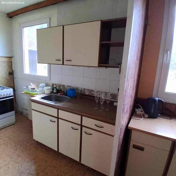 Daruji za odvoz kuchyňskou linku