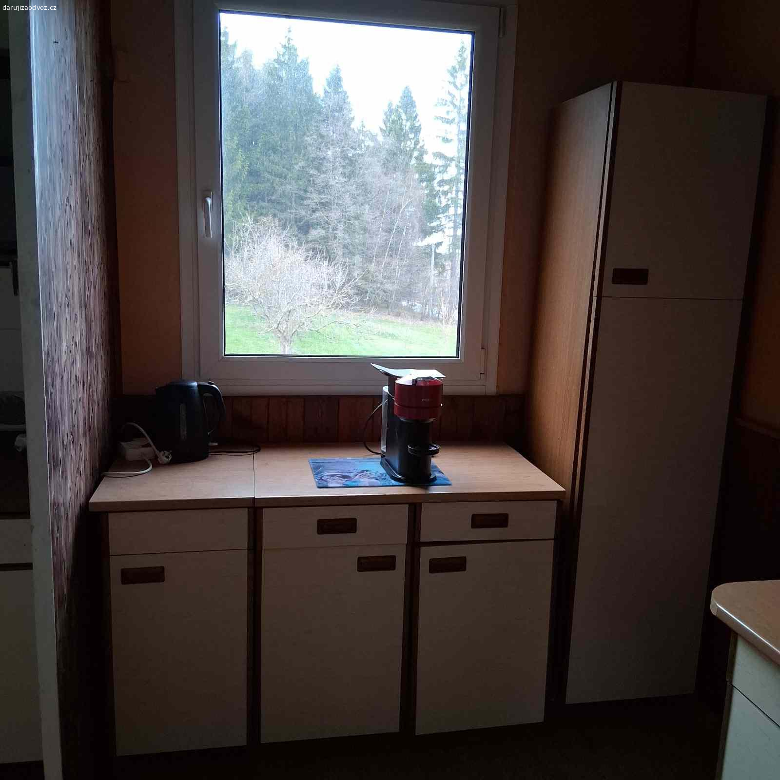 Daruji za odvoz kuchyňskou linku. Daruji za odvoz kuchyňskou linku