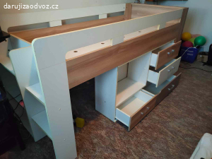 Daruji za odvoz postel s intergovaným stolem