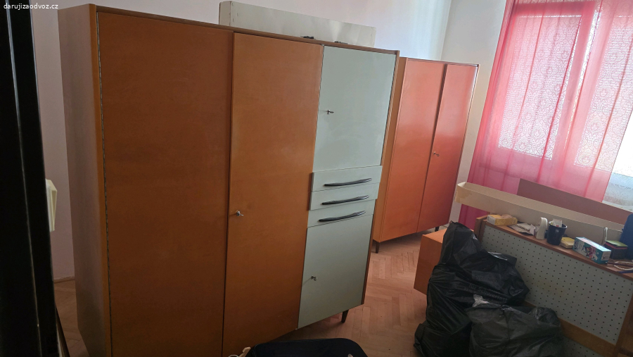 Daruji za odvoz retro nábytek