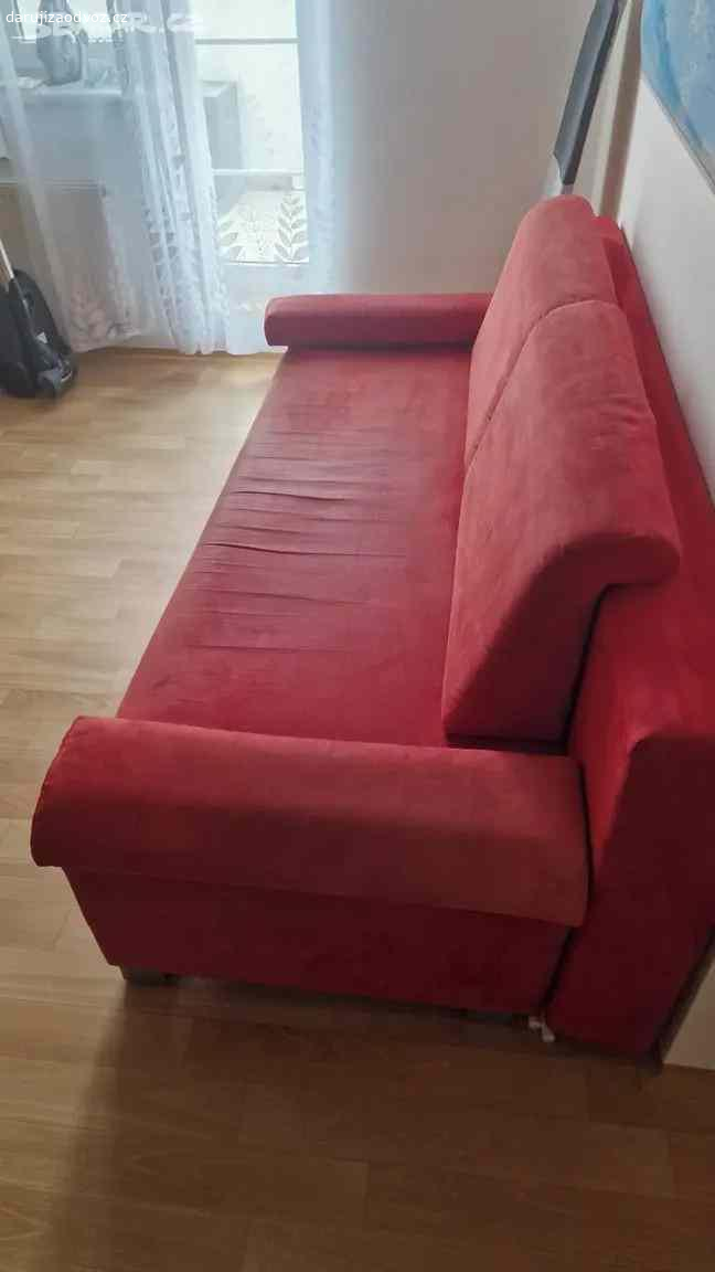 Daruji za odvoz rozkládací pohovku. Daruji za odvoz rozkládací pohovku o rozměrech cca 100*200 cm v nerozloženém stavu. Opotřebení viz fotografie.