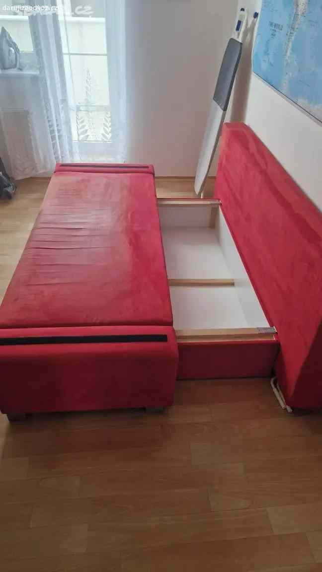 Daruji za odvoz rozkládací pohovku. Daruji za odvoz rozkládací pohovku o rozměrech cca 100*200 cm v nerozloženém stavu. Opotřebení viz fotografie.