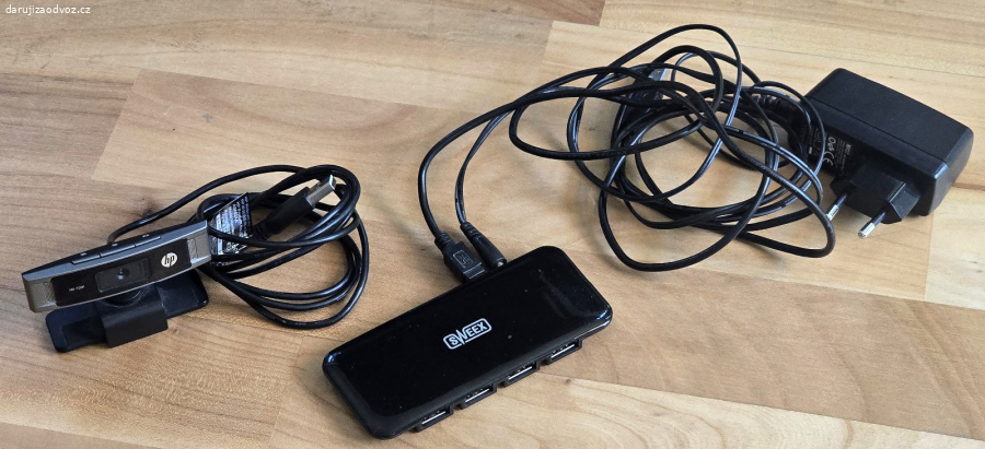 Daruji za odvoz webovou kameru a USB hub