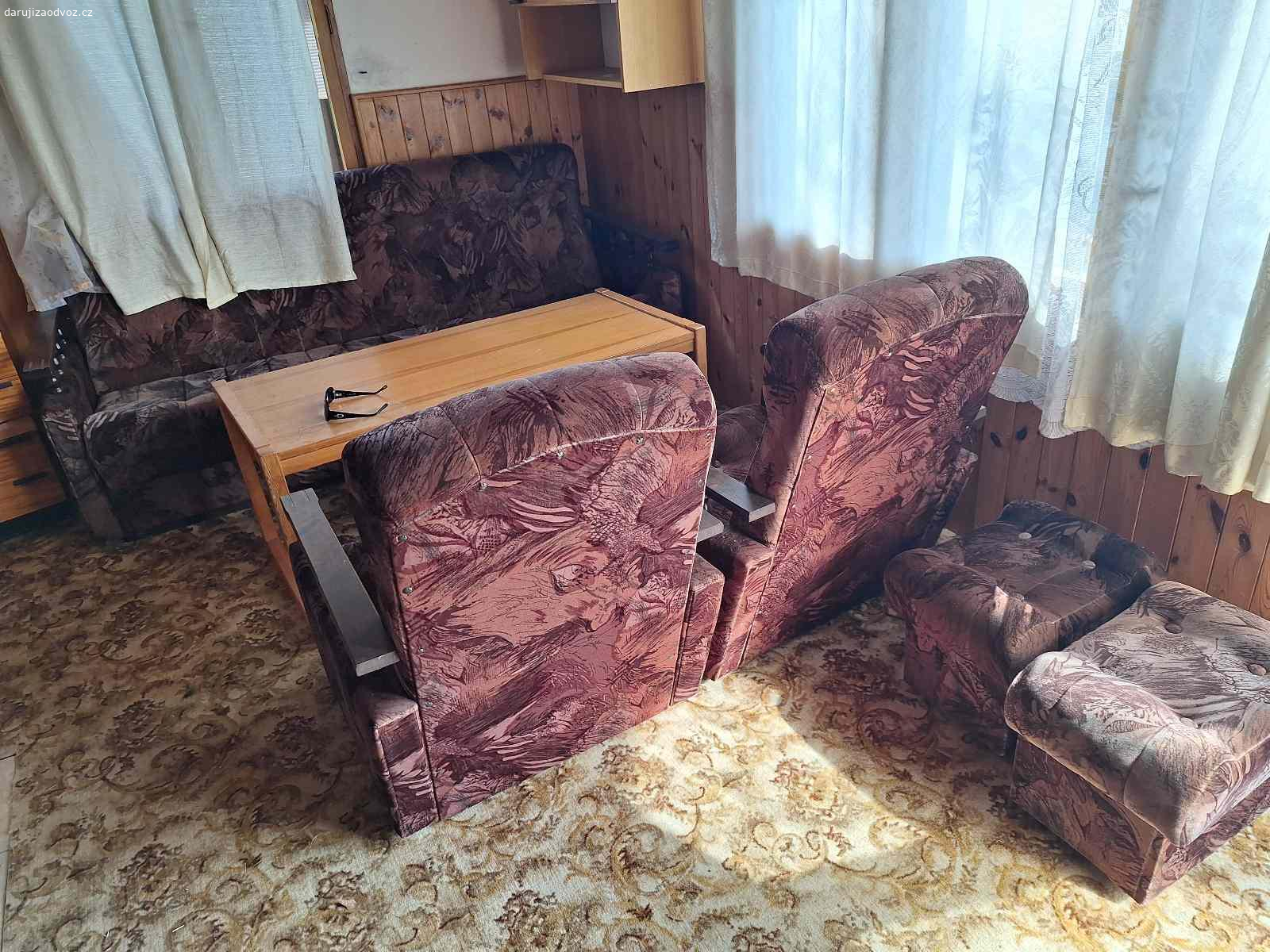 Daruji za odvoz. Daruji za odvoz sedaci soupravu,skrině,malou kuchyňskou linku,nádobi.