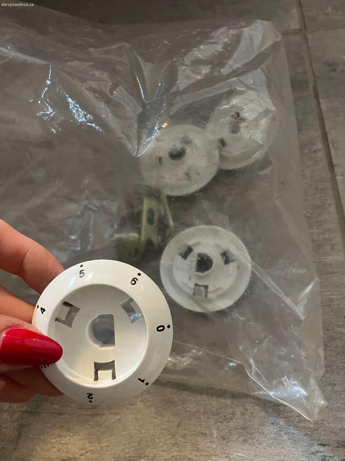 Daruji za odvoz. Úchytky sporáku 4x