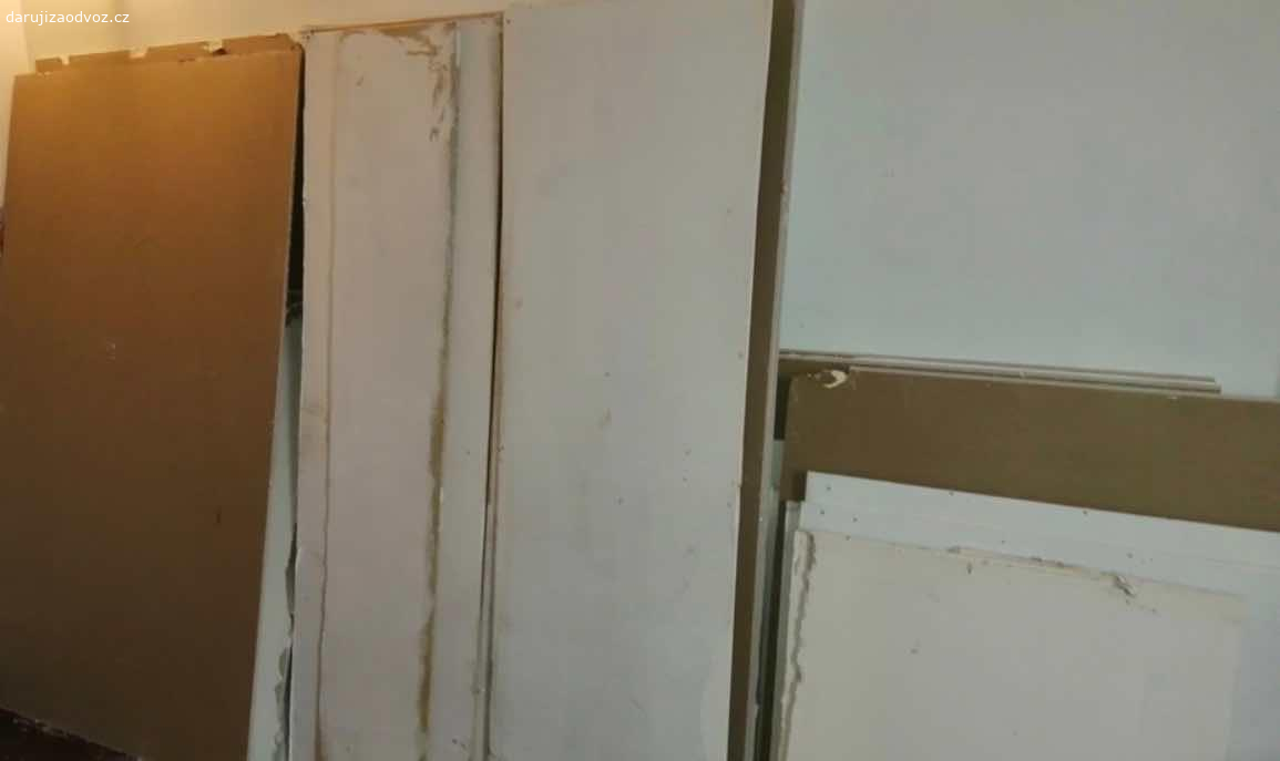 Daruji za odvoz. minerální vatu tloušťka 9 cm, profily a sádrokartonové desky.
Jen vlastní nakládka a odvoz k odběru v blízkosti Prahy 6.
V případě zájmu volejte