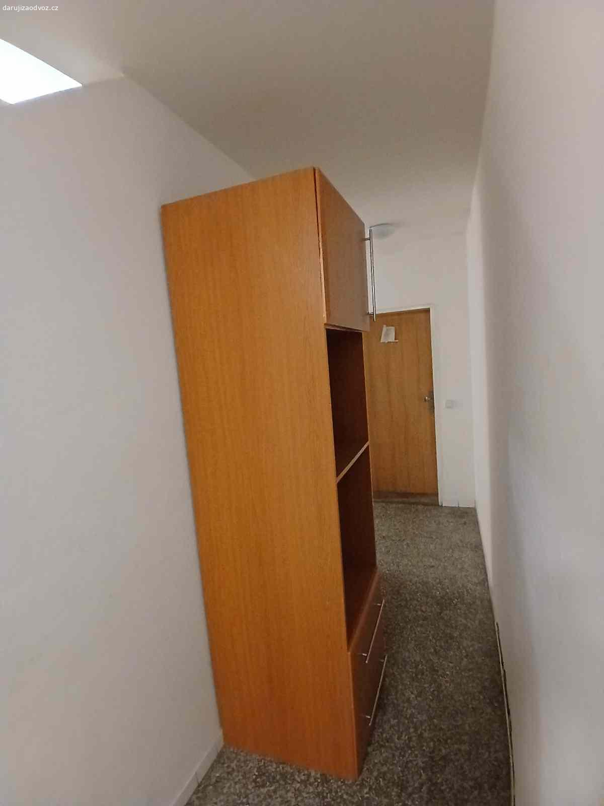 daruji za odvoz. daruji za odvoz skříň s dvěma suflaty a uložením prostorem nahoře viz foto V případě zájmu volejte