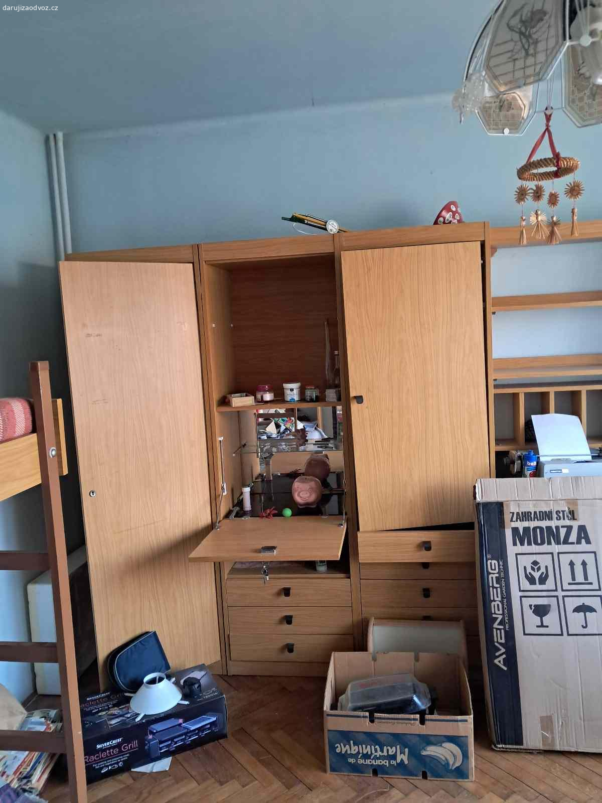 Daruji za odvoz. Starý dětský pokoj