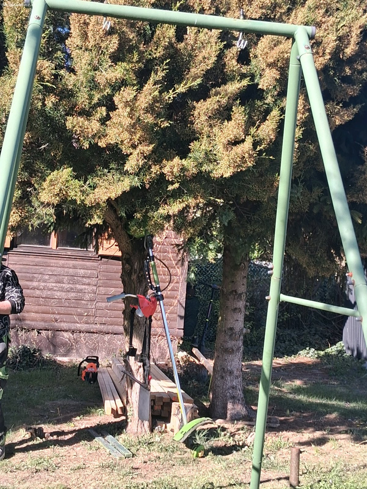 daruji za odvoz. Daruji za odvoz  2 houpačky a jeden stojan
