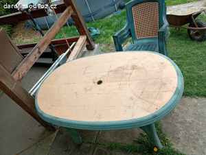 Daruji zahradní nábytek