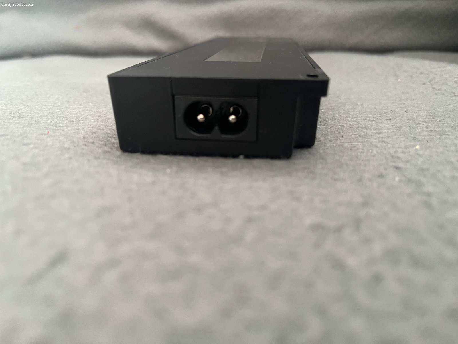 Daruji zdroj 230 V na 12 V. Daruji za odvoz zdroj 230 V na 12 V, více informací viz foto.