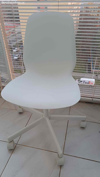 Daruji židli k psacímu stolu