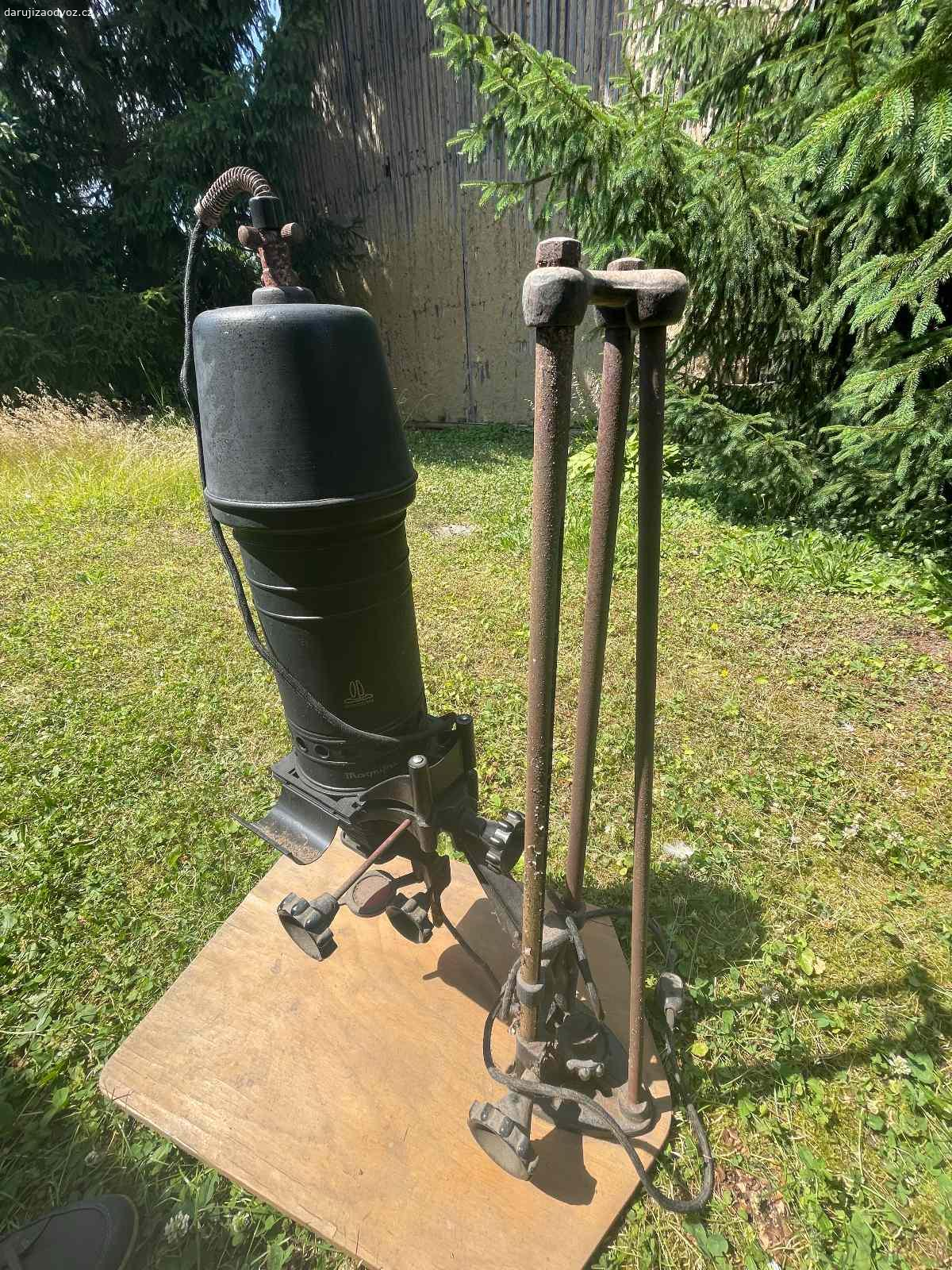 Daruji zvětšovák Magnifax. Právě sneseno z půdy.. Daruji zvětšovák viz foto