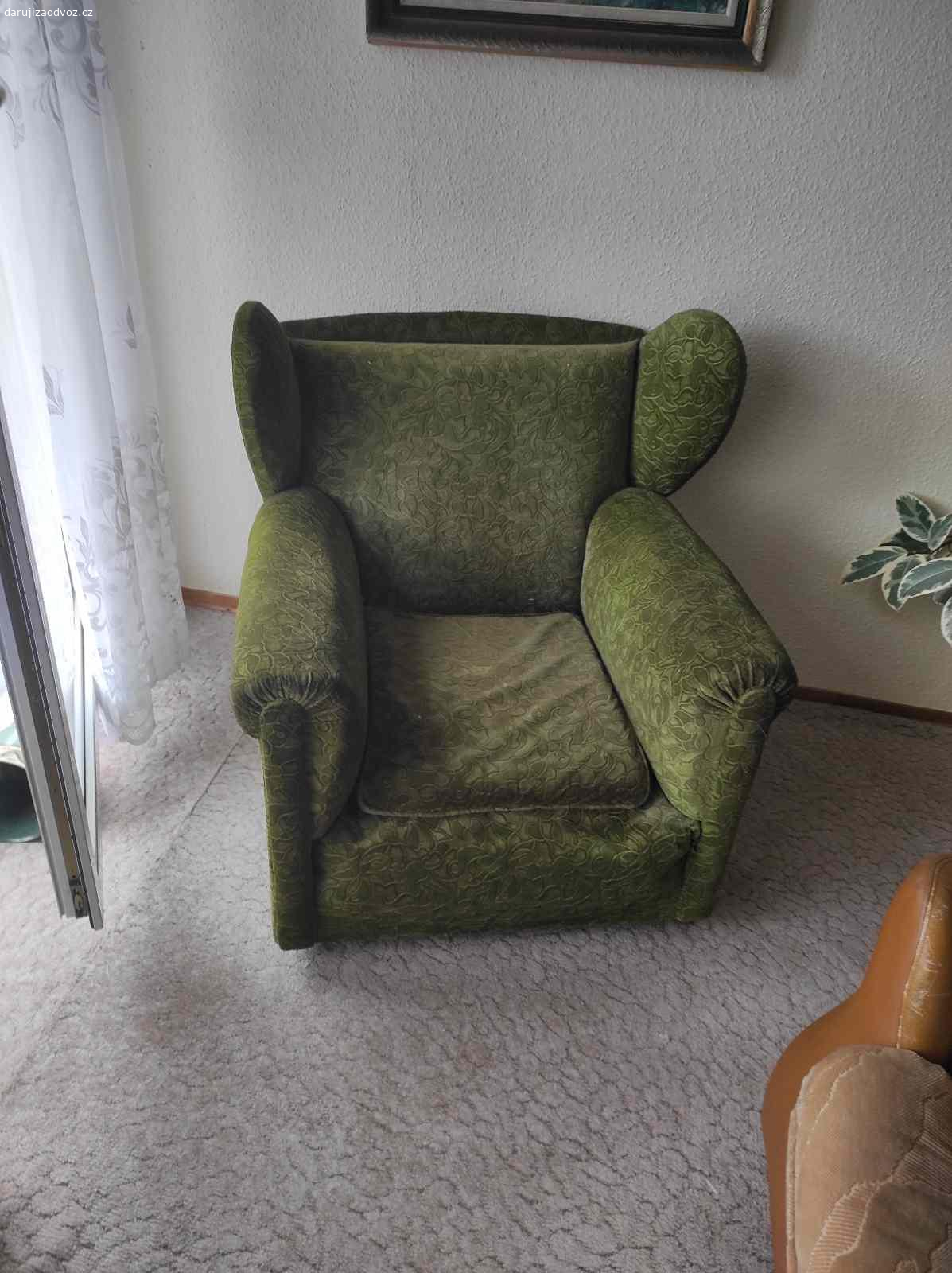 Daruji. Různé skříňky, skříně, postýlku, sedací soupravy, psací stůl.
Mnichovo Hradiště