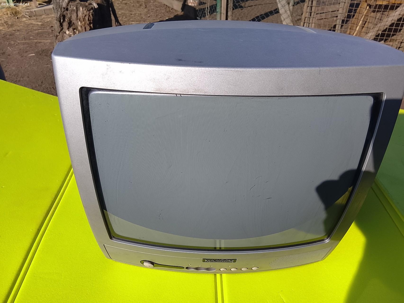 daruji. starou televizi Mascom, funkční, nutný setobox, úhlopříčka 35 cm, volat nebo SMS,