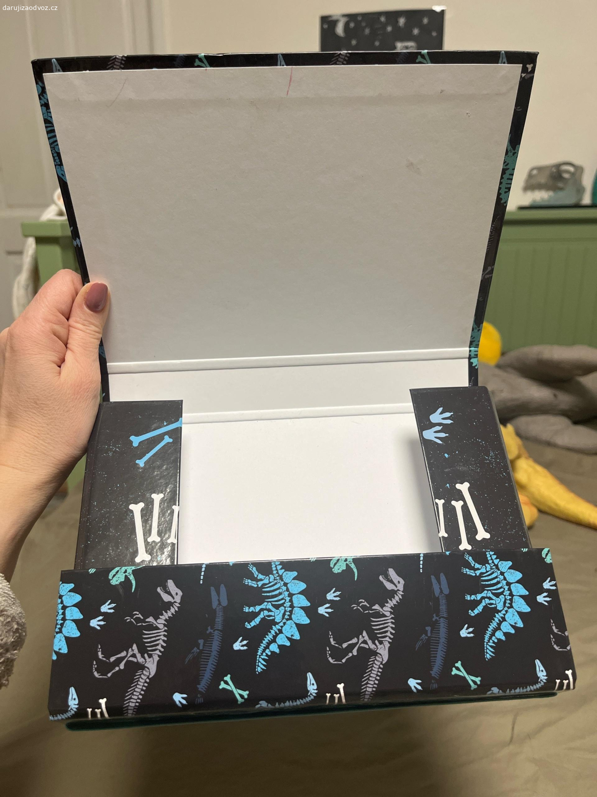 desky na sešity A5. box na sešity, nový 
možno předat v Kladně Rozdělově