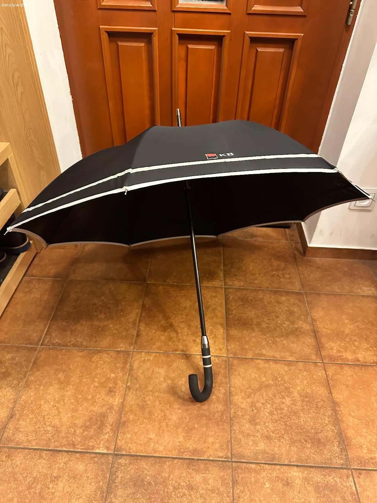 Deštník Komerční banka. Osobni odber Mesice u Prahy (kousek za Letnanama).