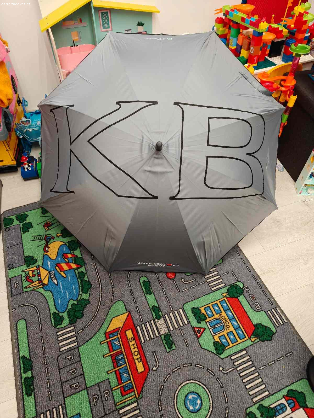 Deštník (nový, nepoužitý). Nepoužitý deštník.

Pouze osobní odběr.