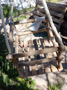 Dětská houpačka dřevěná